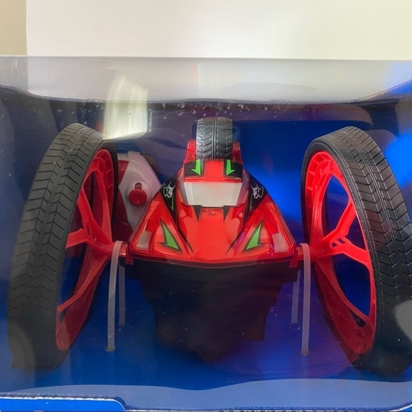 𝅺🔵 New Radio Control Rumbler With Extreme Tumbling And Spinning - Picture 4 of 9